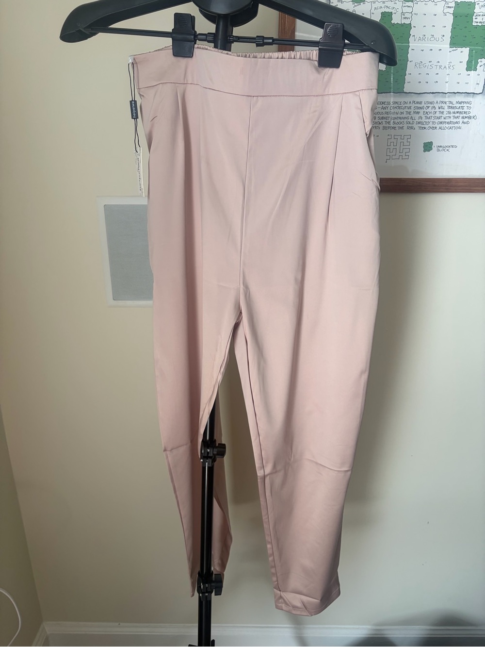 ✨ NEW WITH TAGS ✨ Soft blush, soft pants, soft vibes all around 🩰